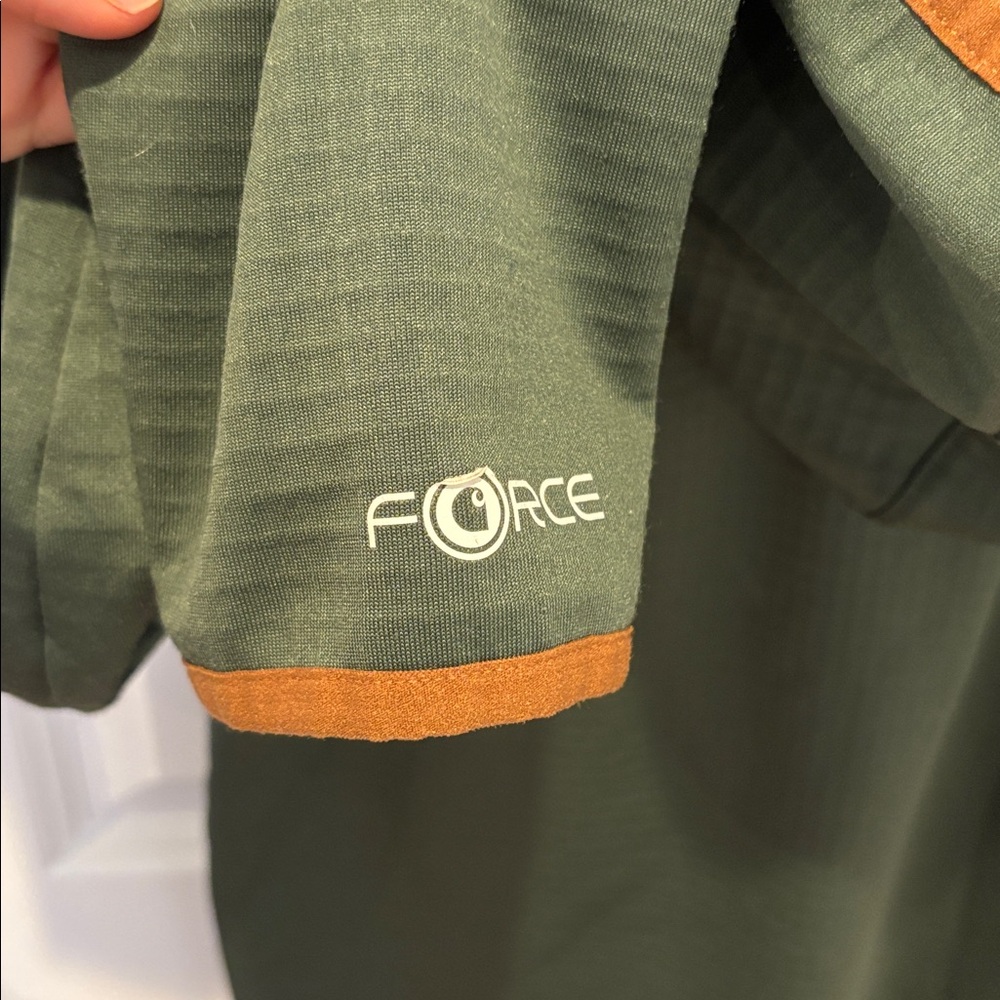 Boys Carhartt large pullover - Picture 6 of 7